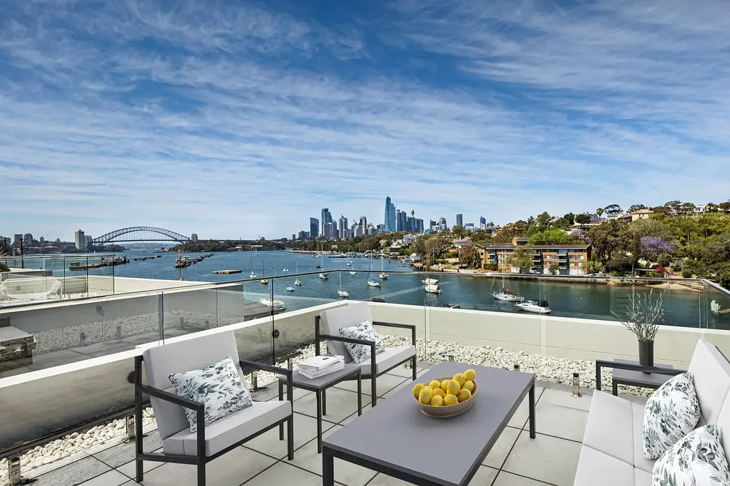 Luxury deep waterfront residence