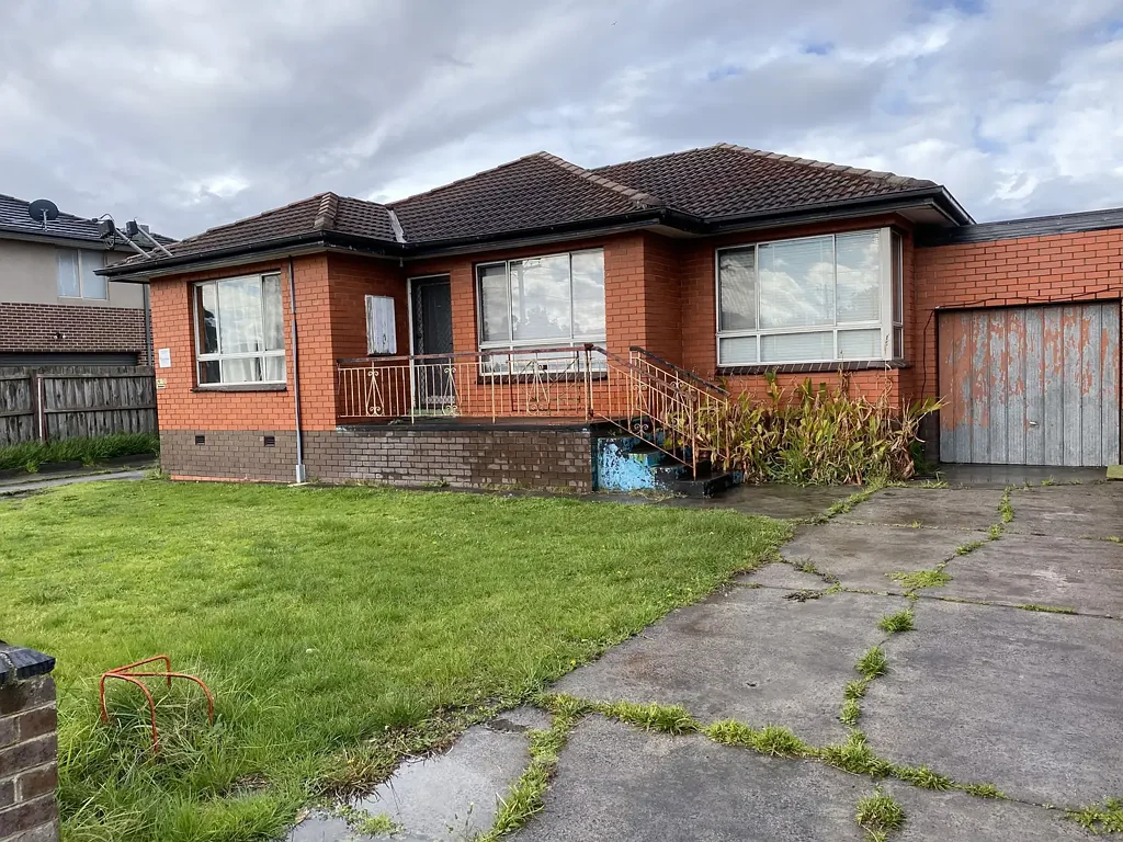 3 BEDROOM Home with a study