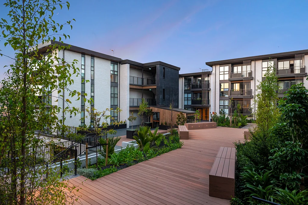 Long Bay 2 Bedroom Sunlit Retreat with Expansive Deck