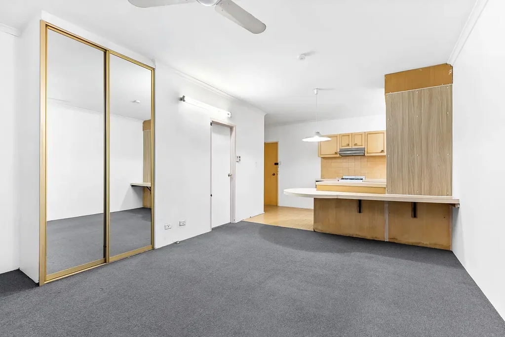 Spacious studio apartment in a prime location
