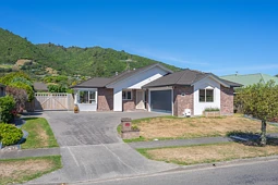 79 Parata Street, Waikanae
