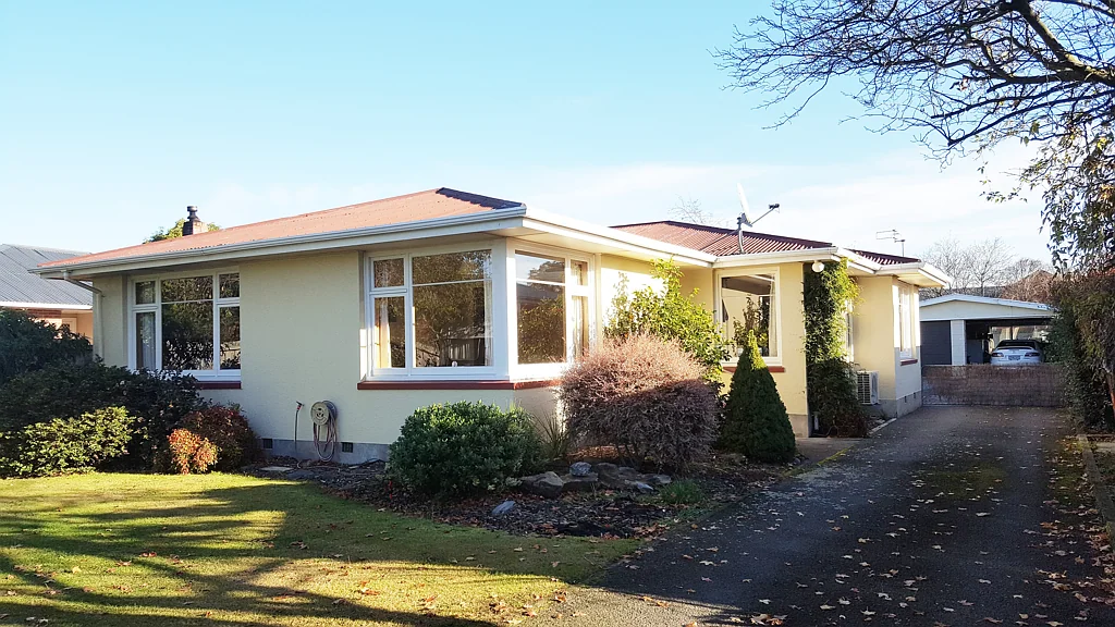*Under Application* Sunny, Warm Home - Come look inside!