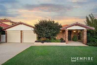 Leeming 4房  Spacious Family Entertainer!