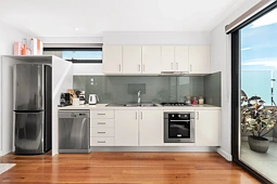 7/365 Hawthorn Road, Caulfield South