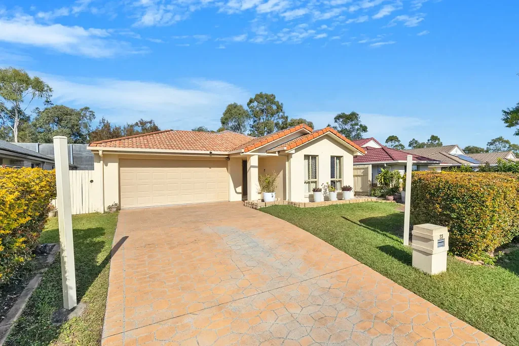 Spacious Family Home in Stretton College Catchment