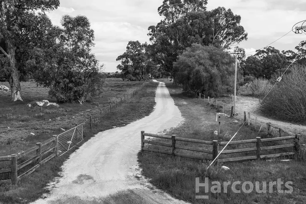 306 Newnham Road, Lake Clifton, WA 6215