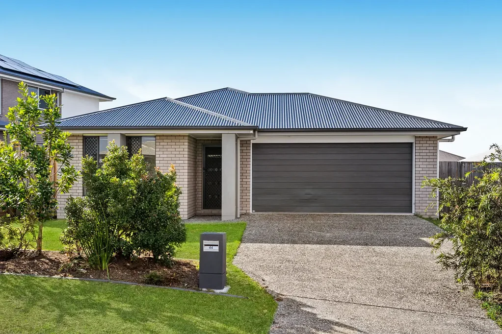 Gleneagle 4Kwarto Low-Maintenance Living with Modern Appeal