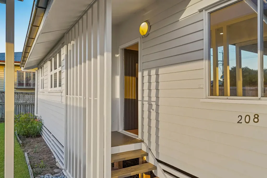 Brighton 3chambre Renovated Opportunity Awaits