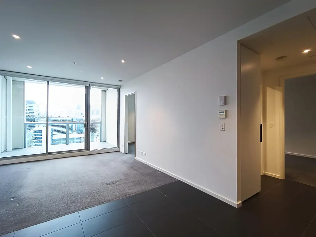 LOCATION, HARBOUR AND BAY VIEWS, RESORT STYLE LIFESTYLE!