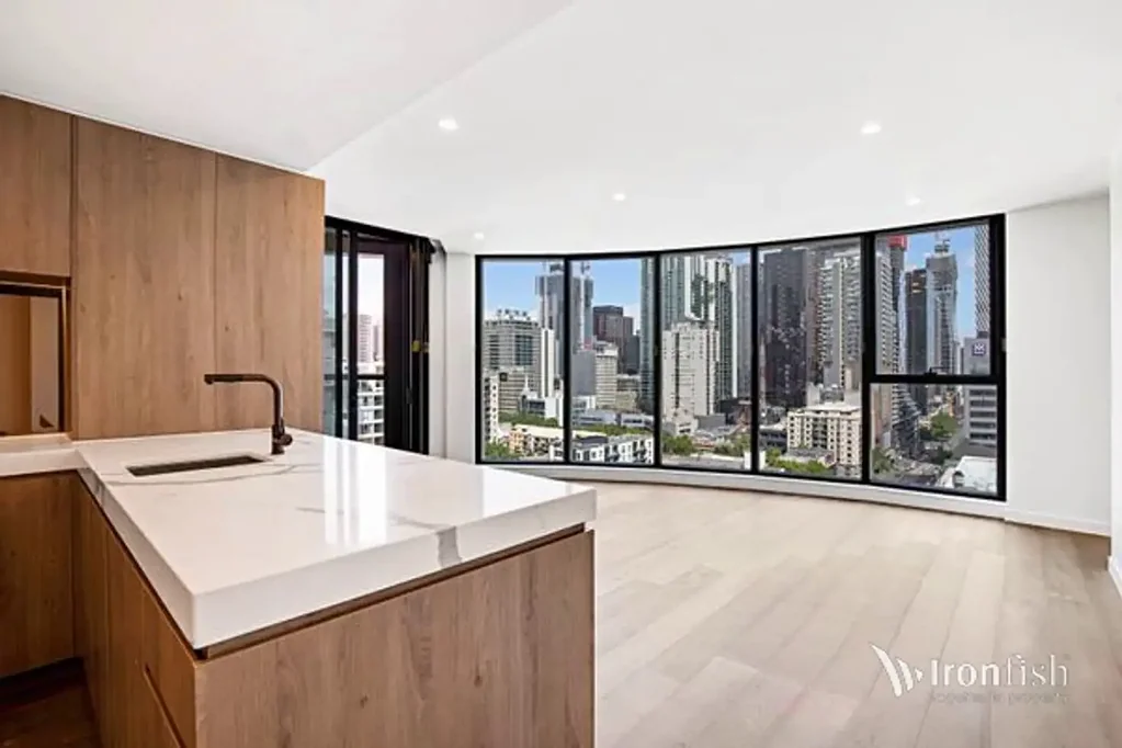 Safest Building in CBD with 24 hours concierge!