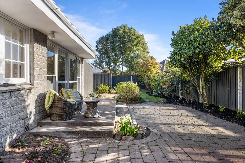 Bryndwr 2房  Spacious, Single Level & Seriously Selling!