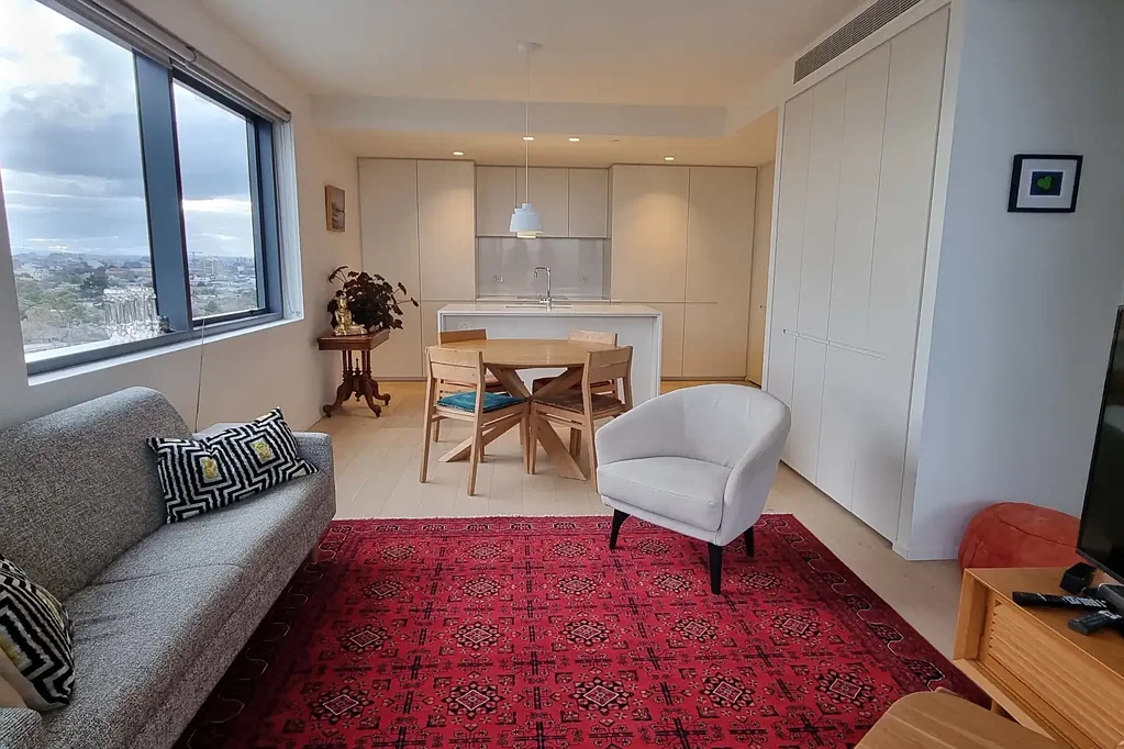 Immaculately presented Armadale Apartment with city skyline & bay views