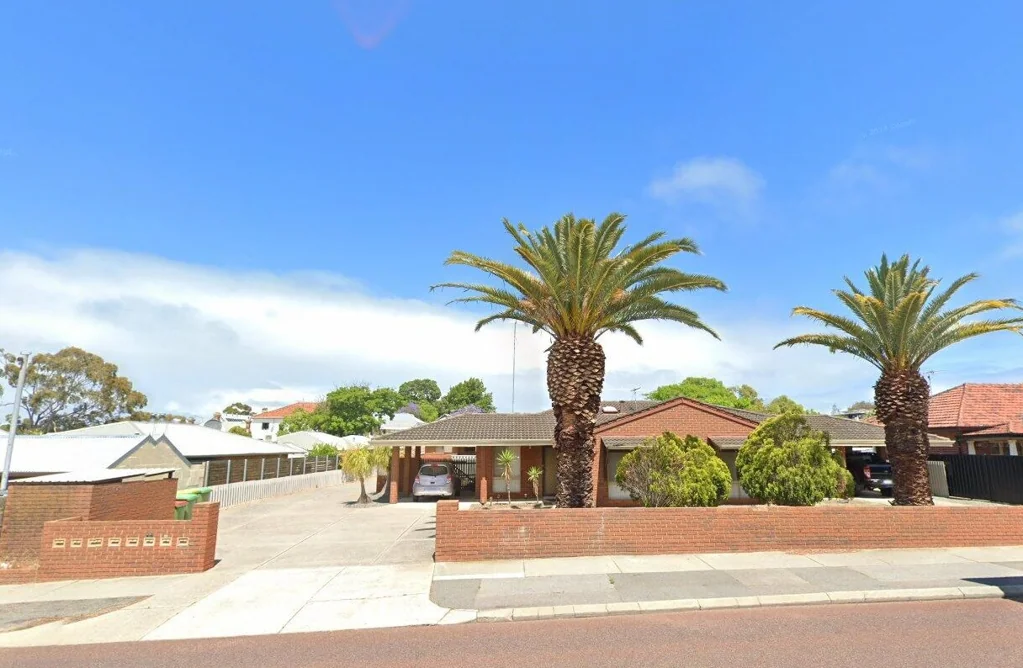 South Fremantle 2Moenga OPPORTUNITIES LIKE THIS DON'T COME AROUND TOO OFTEN!!