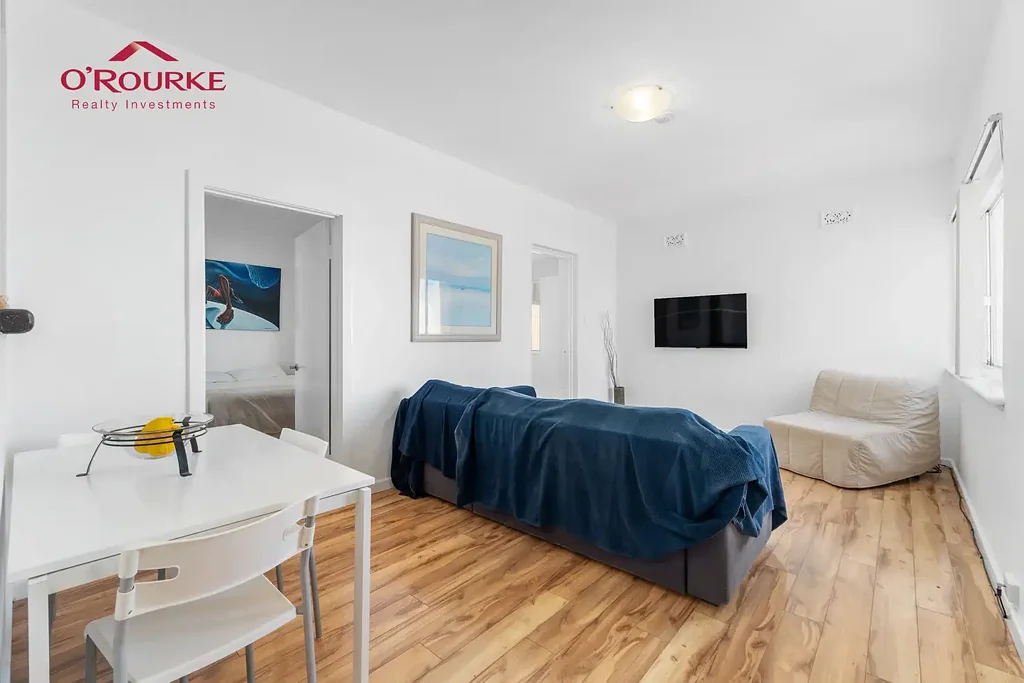 Coastal Sophistication with Uninterrupted Lifestyle Appeal