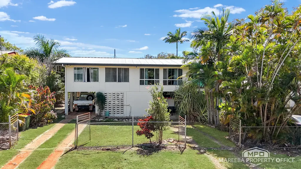 Mareeba 3ਬੈੱਡਰੂਮ RENOVATE, INVEST OR MOVE IN – GREAT POTENTIAL ON 817m27sqm
