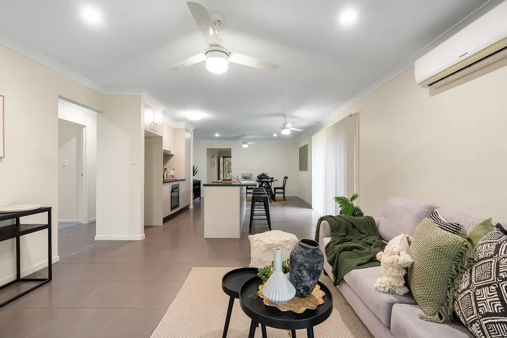 Redbank Plains 4chambre Freshly Updated & Move-In Ready - Must be sold by end of Financial Year.