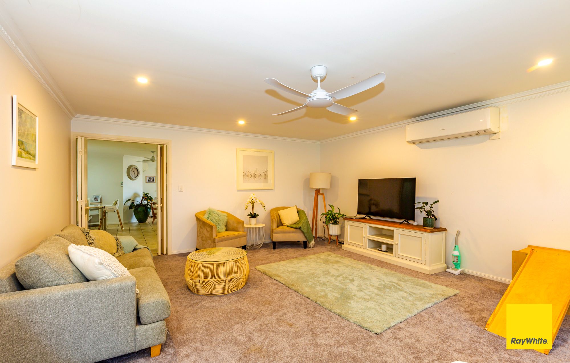 2 BOBBY PL, CORAL COVE QLD 4670, 0 침실, 0 욕실, House