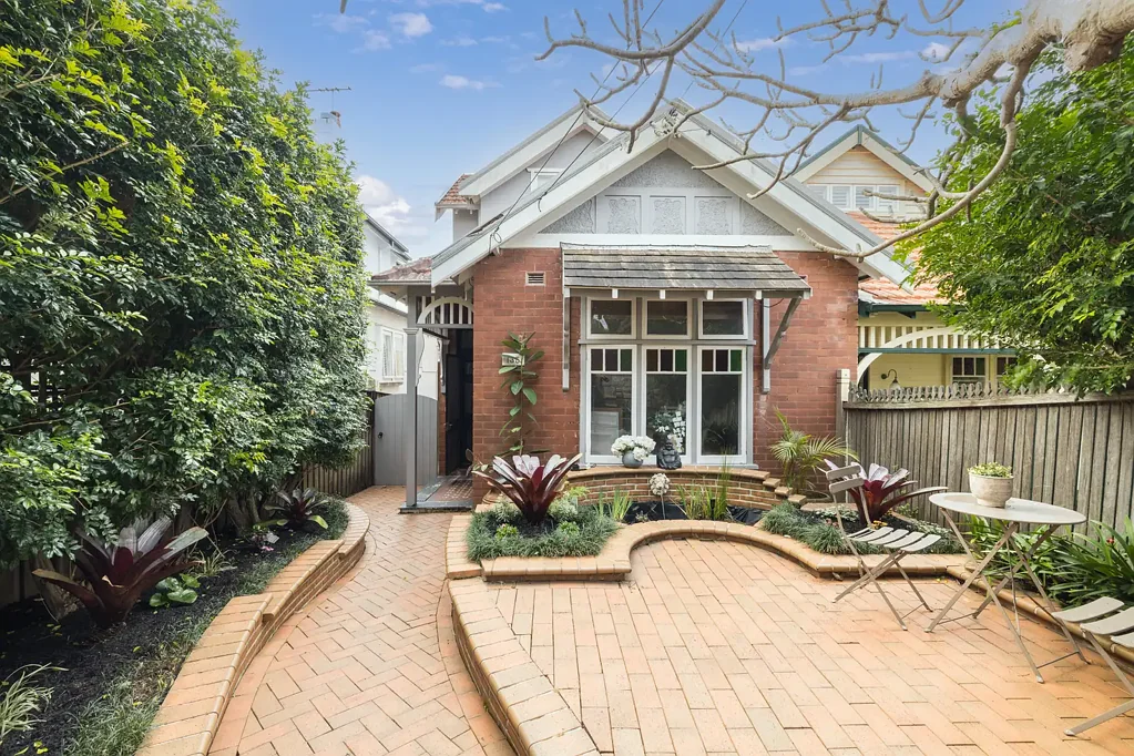 Mosman 4ਬੈੱਡਰੂਮ Private, spacious Federation semi positioned for lifestyle