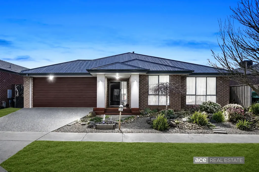 Weir Views 4कमरा Spacious Family Living with Multiple Living Zones & Impressive Outdoor Entertaining