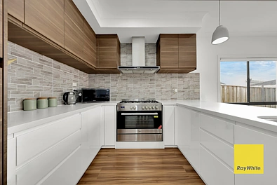 29 Upthorpe Way, Mickleham, VIC 3064, 4房, 2浴, House