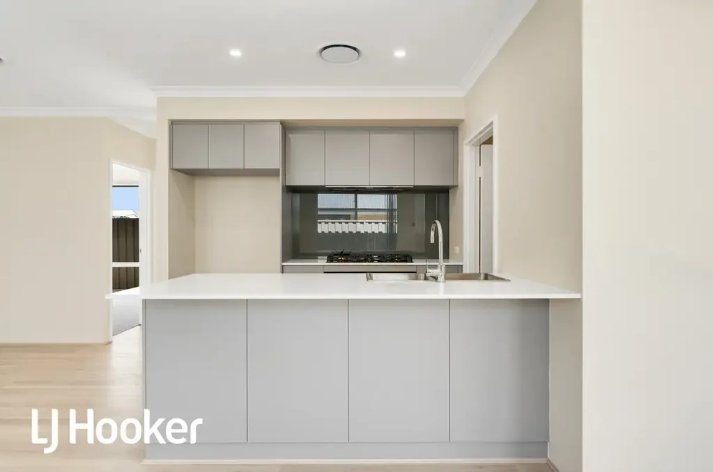 4 Bedroom Home in Eglinton