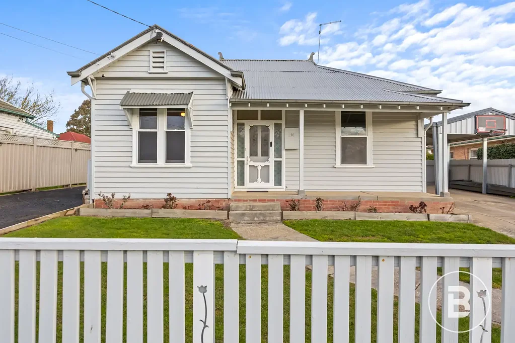 Ballarat East 6कमरा CHARACTER, SPACE AND EXCEPTIONAL FINISHES IN BALLARAT EAST