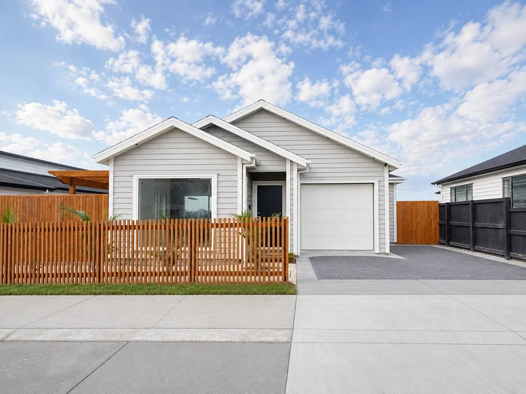 Milldale 4 Bedroom New Family Home with Two Masters