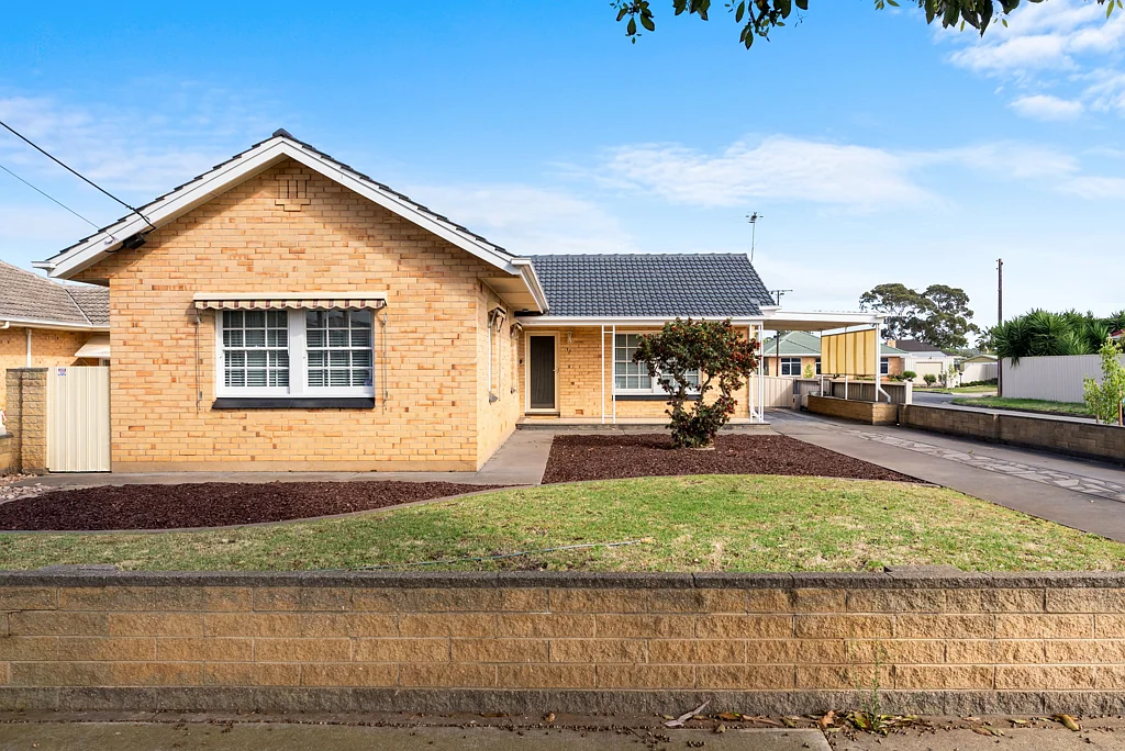 11 Young Street, Findon, SA 5023