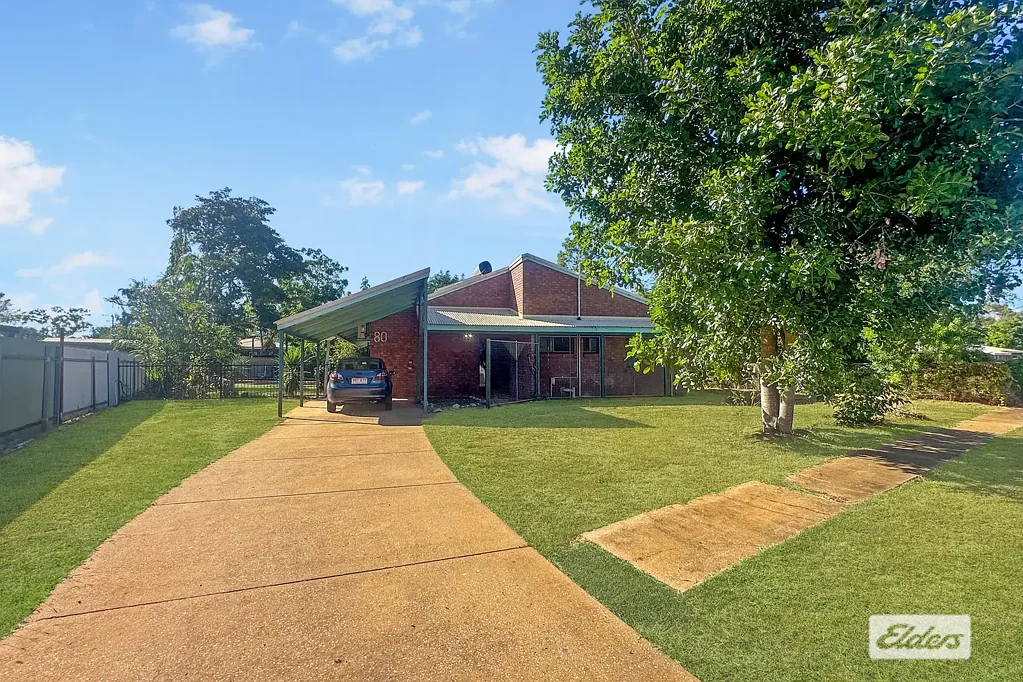 Katherine 3 Slaapkamer 🏡 Modern Family Living with a Pool & Prime Location!