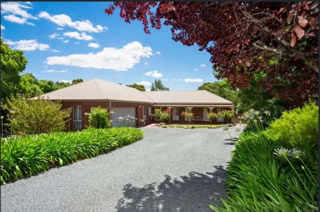5 Larsen Court, Tallangatta, VIC 3700