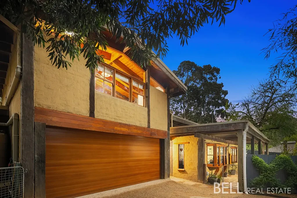 Cockatoo 3ਬੈੱਡਰੂਮ Immaculate, Character-Filled Mudbrick Home with Modern Style.