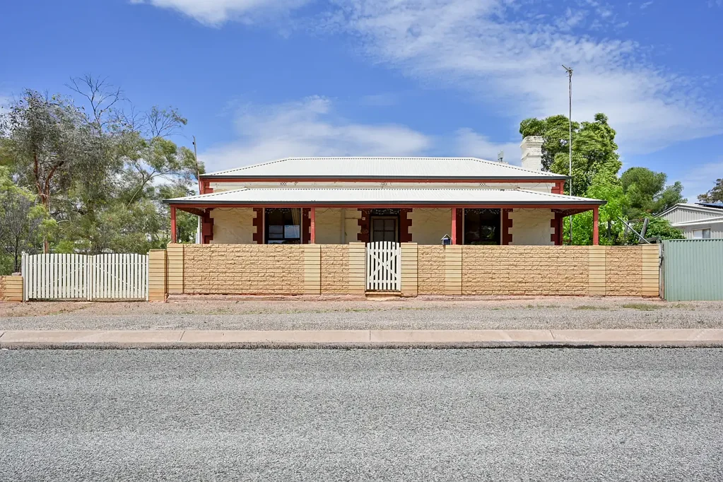 11 Second Street, Quorn, SA 5433