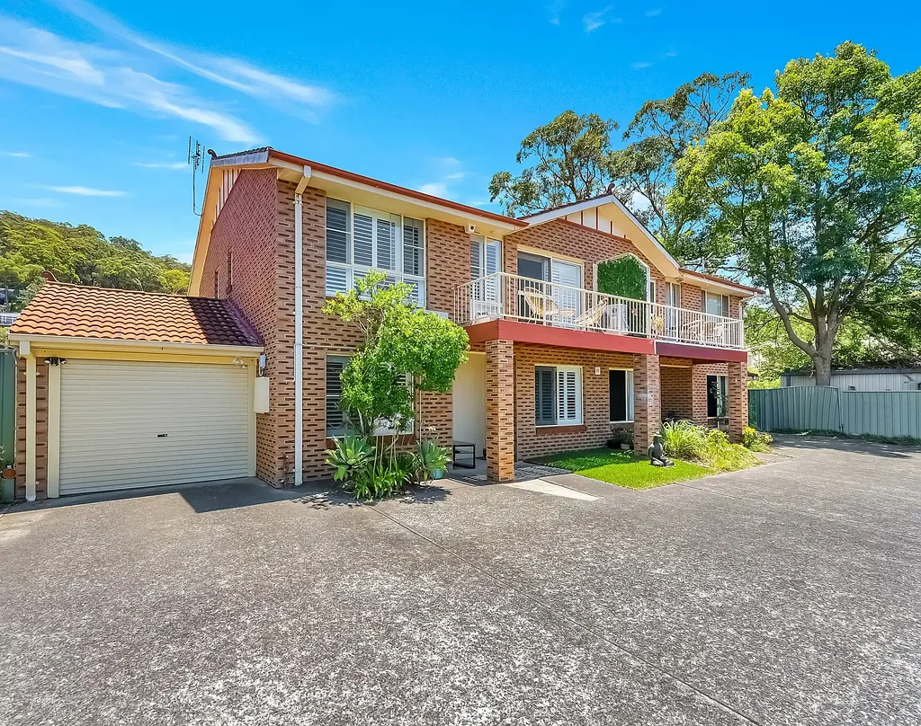 Point Clare 4房  Stylish 4-Bedroom Duplex in Great Location!