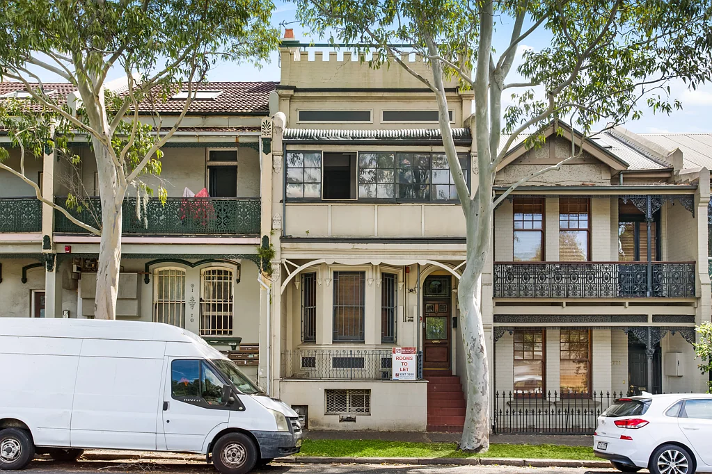 Redfern 12房  Refurbished Victorian Terrace with Rear Lane Access, Currently  Configured as a 12 Bedroom Registered Boarding House