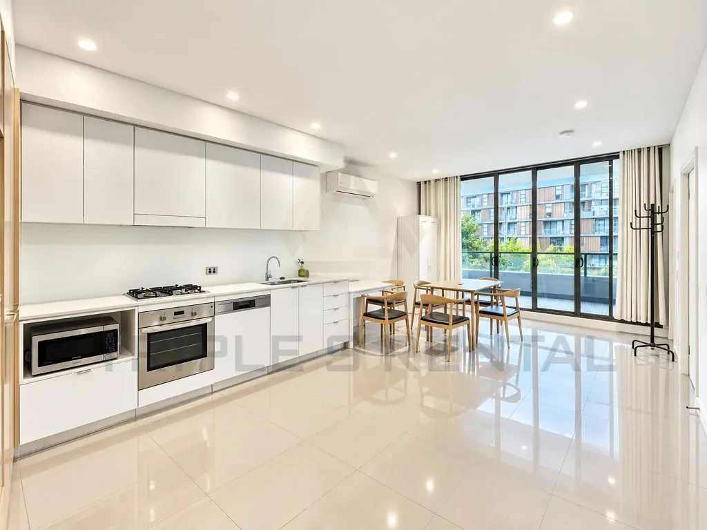 Stunning Furnished 2 bedrooms 2 bathrooms apartment with gym and swimming pool for lease!