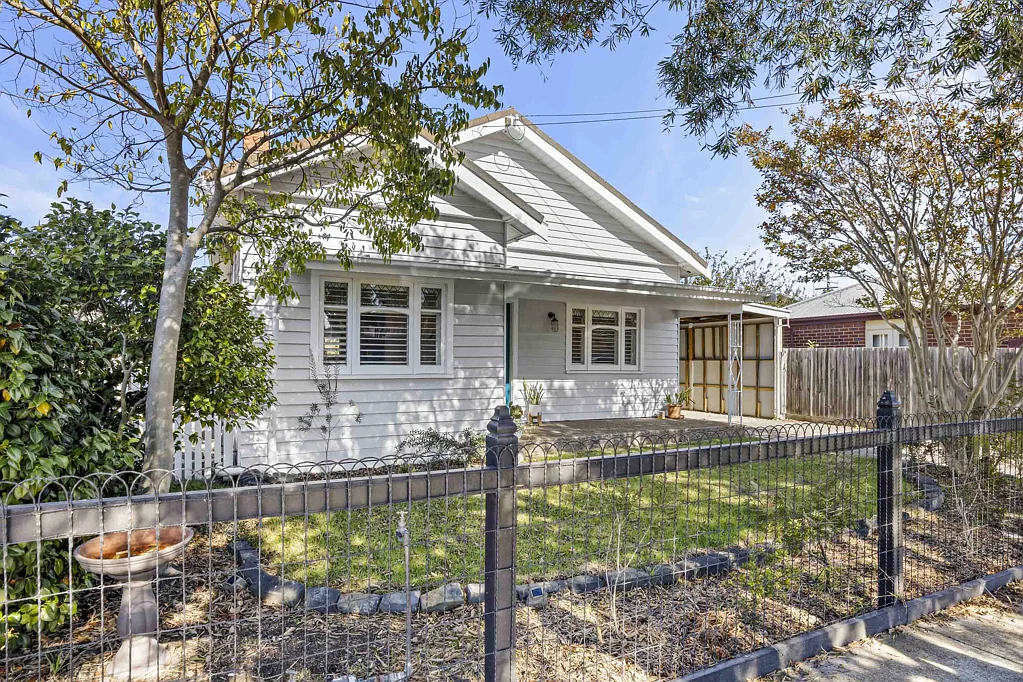 ***APPLICATIONS CLOSED - UNDER OFFER***