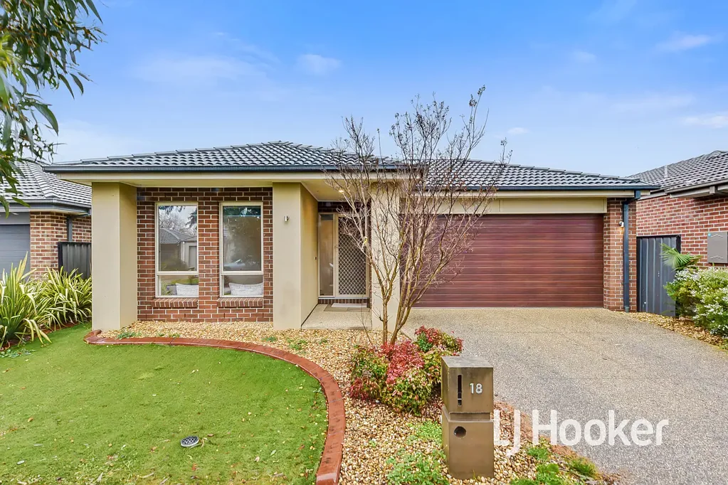 Cranbourne North 4침실 Contemporary Family Home with Smart Layout & Low Maintenance Living!
