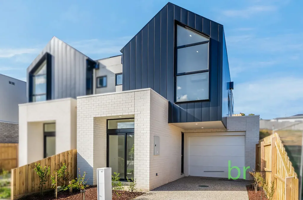 Highton 3房  LUXE LIVING WITH DESIGNER FLAIR & ELEVATED ENTERTAINING