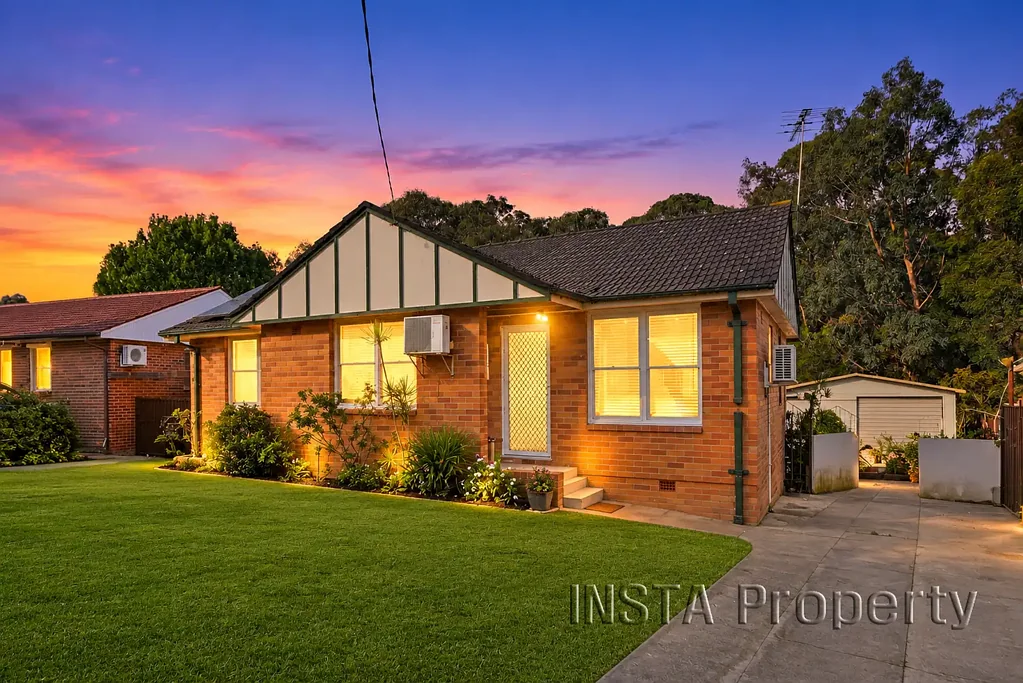 Ashcroft 3Kwarto Charming Family Home with Spacious Outdoor Entertaining | Potential Granny Flat (STCA)
