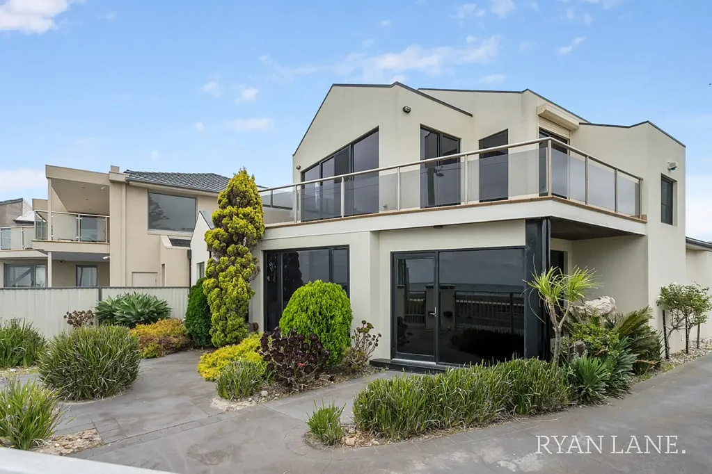 "ESPLANADE EXECUTIVE RESIDENCE"