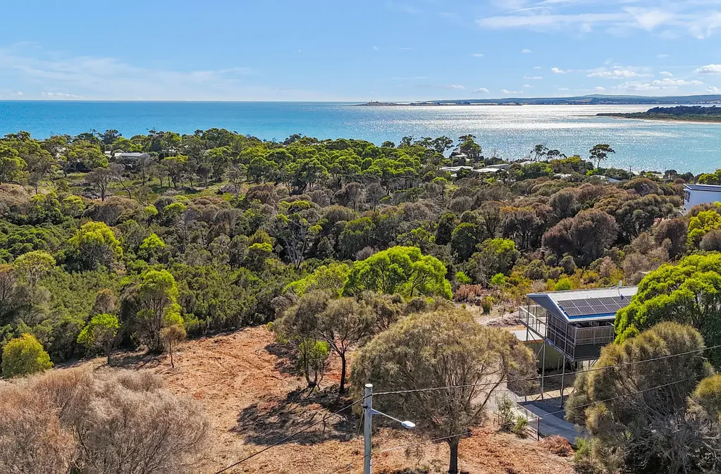 Greens Beach  Prime spot along Pars Road.