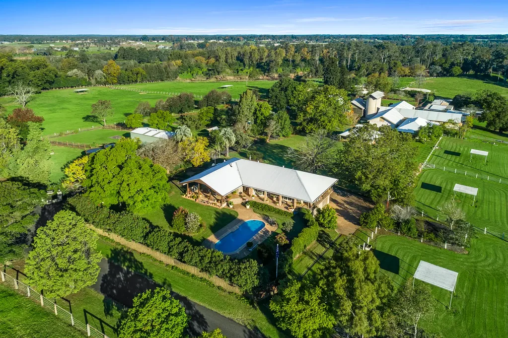 Grose Wold 4 Bedroom Ideal Horse Haven or Idyllic Retreat with River Frontage