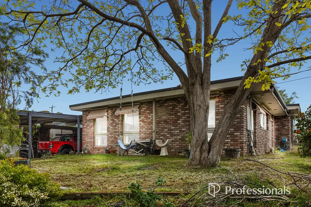 Seaford 3ਬੈੱਡਰੂਮ Solid Brick Builder’s Home on 852sqm (Approx.)