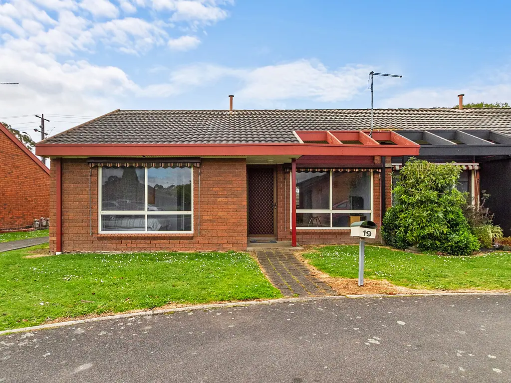 19 Cove Place, Morwell, VIC 3840