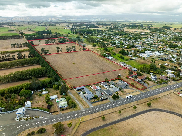 Foxton  1-2-3-4 Lifestyle potential galore!