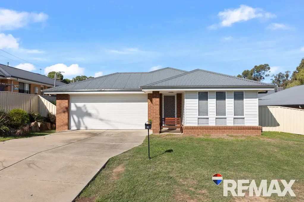 Junee 4 Bedroom Contemporary Convenience