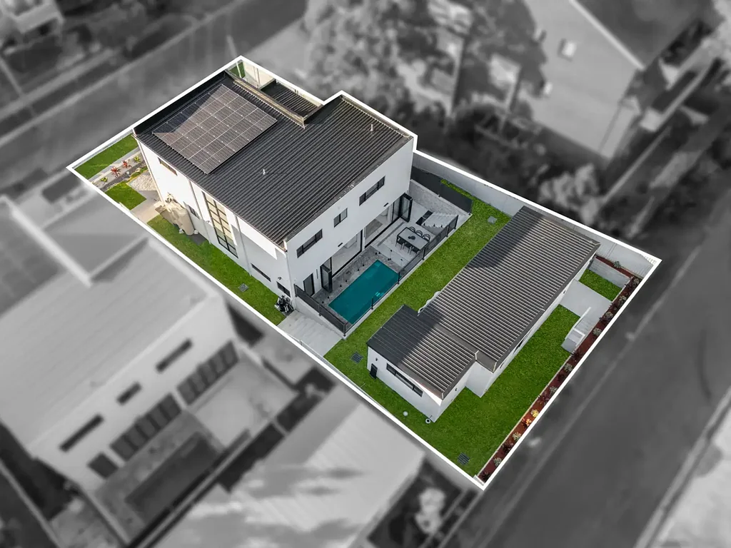 Peakhurst 7कमरा Luxury Living Redefined, Brand New Home with Granny Flat, Lift and Basement on 562.8SQM