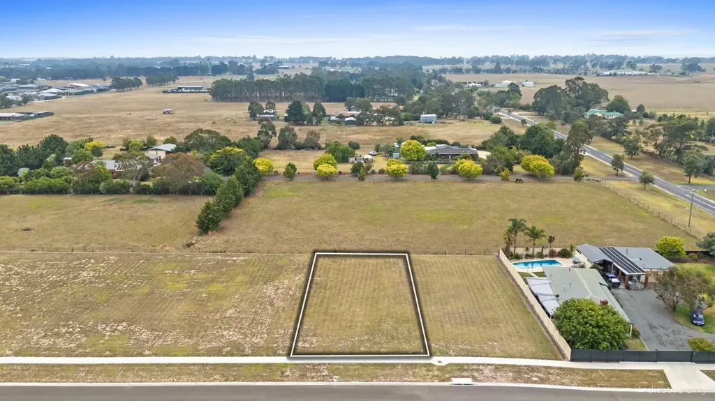 Maffra  Spacious building block