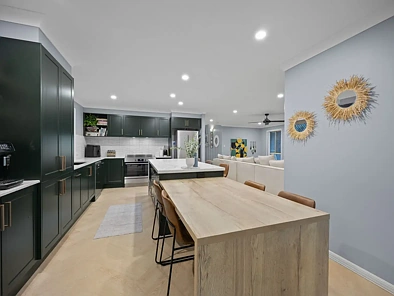 24 VISTULA CCT, SPRINGFIELD QLD 4300, 4 Kuwarto, 2 Banyo, House