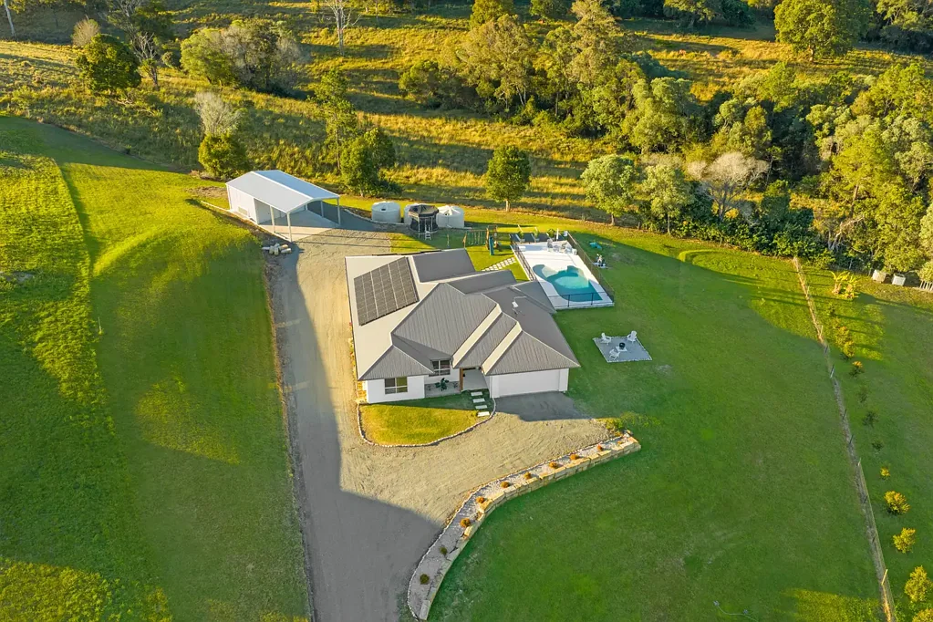 Chatsworth 5ਬੈੱਡਰੂਮ Executive Home, Premiere Estate, Shed, AND POOL.